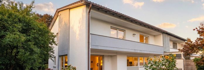 Rosenheim’de merkeze yakın bahçeli ve garajlı ikiz ev, komisyonsuz – Garten mit Terrasse