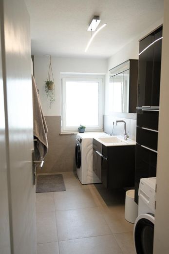 Gemütliches & bezugsfertiges Reihenmittelhaus in ruhiger, zentraler Lage von Senden Ay – Badezimmer OG