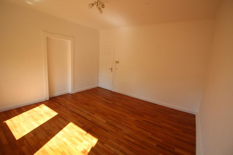 Frisch renovierte E.G Wohnung mit Balkon und Garten zur Mitnutzung – Foto 8