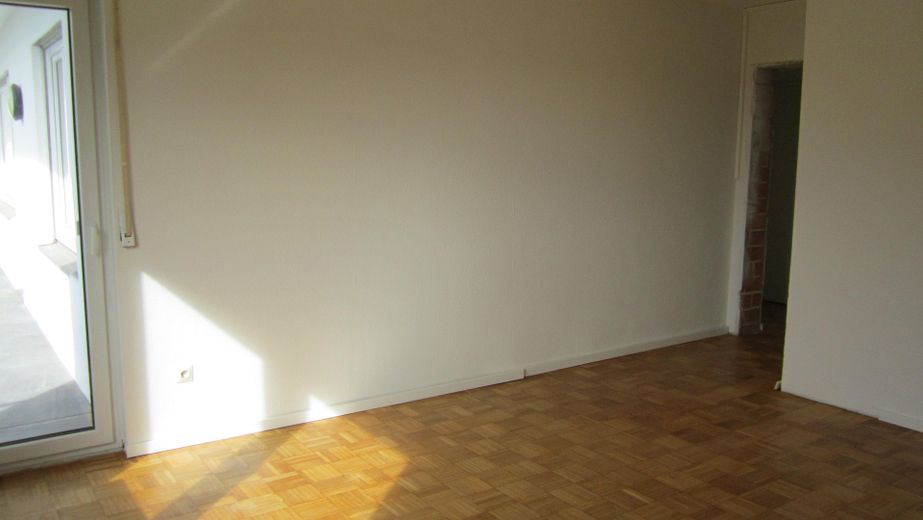 Zentrale ruhige 4,5-Zimmer-Wohnung mit großem Balkon 1. OG in Herrenberg Ziegelfeld von privat – Schlafzimmer