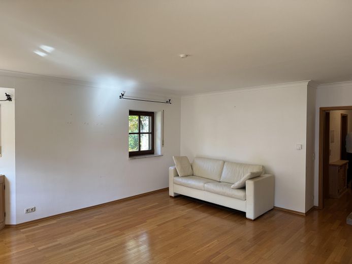 Frisch renovierte stilvolle, helle Wohnung – Photo 5