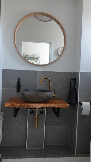 Waschtisch im Gäste-WC EG