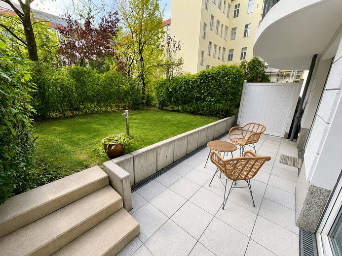 Alexanderplatz: 3 Zimmer, EG, eigner Garten, TG, Möbliert, Doorman – Titelbild Garten