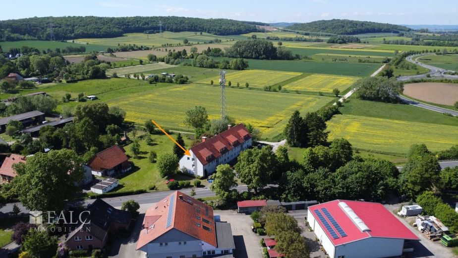 ***Elliehausen - Großzügige 4 Zimmer Dachgeschosswohnung mit Außenstellplätzen*** – Außenansicht