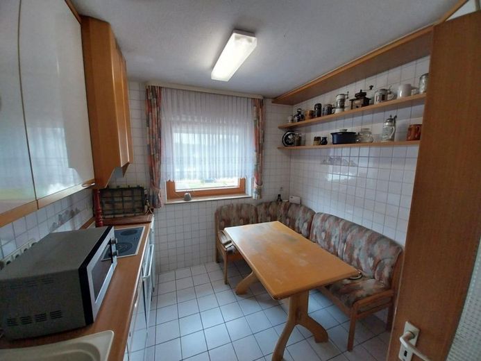 Schöne EG-Wohnung mit Balkon und Einbauküche in guter Lage – Bild 11