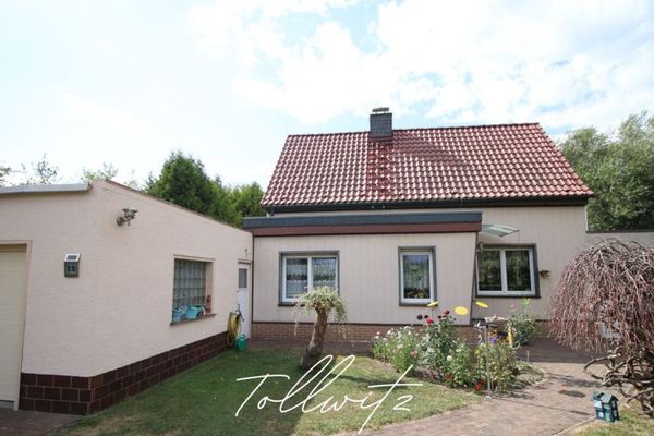 Wohnglück im Grünen – liebevoll gepflegtes Eigenheim mit Garage und Carport