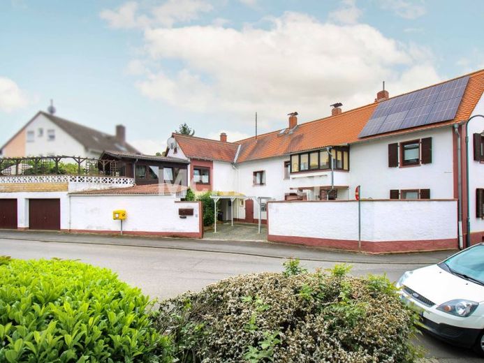 Tanto spazio per generazioni – Affascinante casa familiare con terrazza sul tetto e giardino d’inverno a Ober-Mörlen – Photo 1