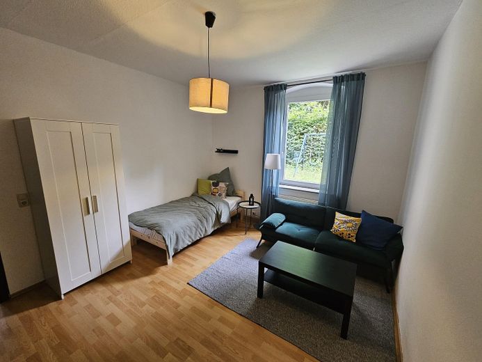 Großzügige 4-Zimmer-Wohnung | 107 m² | große Wohnküche |  Bad mit Badewanne | Hof – Foto 7