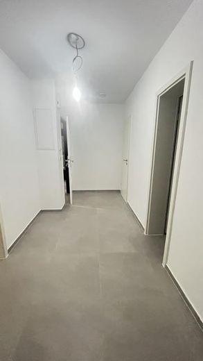 sanierte 3-Zimmerwohnung mit 2 Balkonen Nähe Wasserturm – Flur