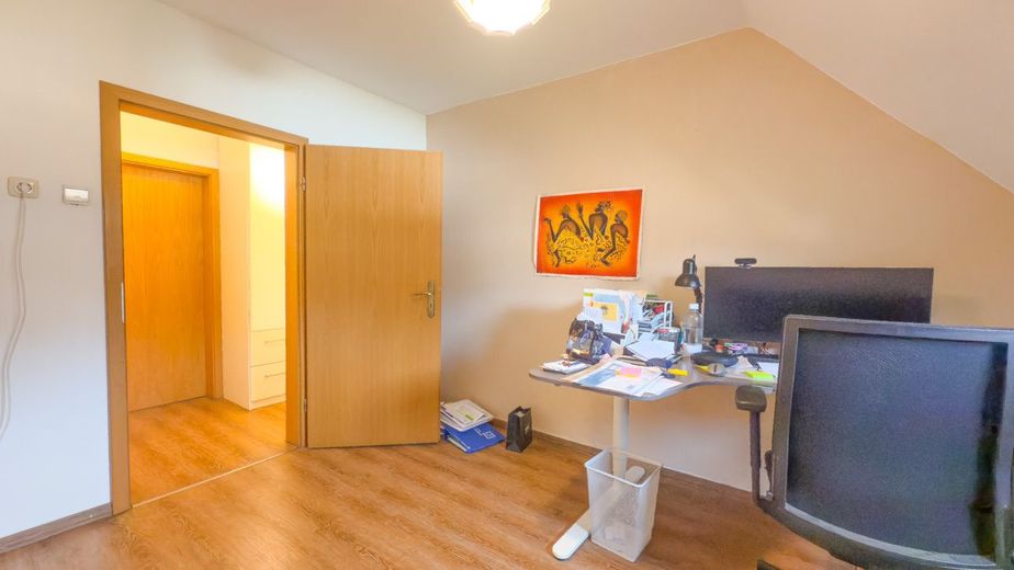 Vielseitiges Haus mit Charme - ideal für Mehrgenerationen, Arbeiten &amp; Wohnen oder Vermietung – Arbeitszimmer OG