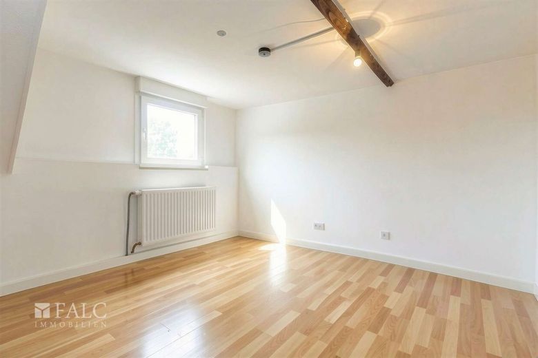 Günstiger Einstieg für fleißige Handwerker! – Schlafzimmer