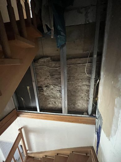 Sanierungsbedürftiges Haus mit großem Grundstück – Foto 5