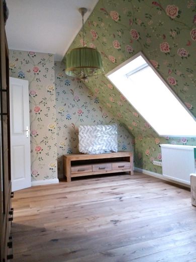 Luxuriöses englisches Landhaus, provisionsfrei – Kinderzimmer OG