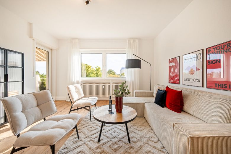 Traumwohnung in Mannheim Feudenheim mit Loggia und Garage – Wohnzimmer