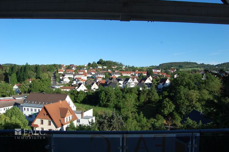 ++Viel Platz für Ihre Wohnträume: Einfamilienhaus mit Einliegerwohnung auf einem großen Grundstück++ – Balkonaussicht_DG