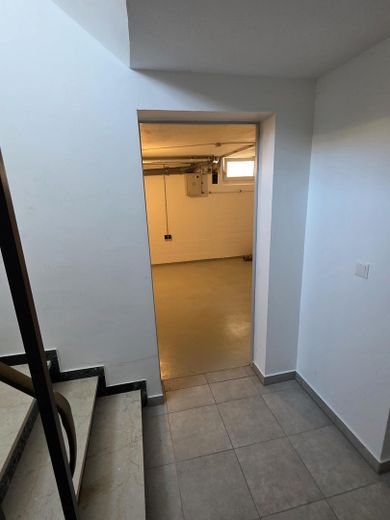 Augsburg-Inningen Bhf-nah 4 Zi  ETW 90m2 Süd-Loggia, Garten zustzl 18m2 UG Abst/WaKü – UG Zug. Abst Hobby
