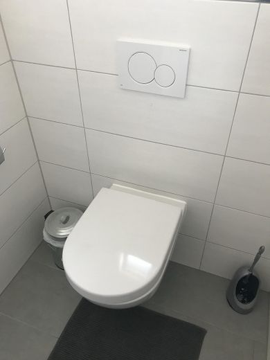 منزل صف حديث مع تراس على السطح – Gäste WC
