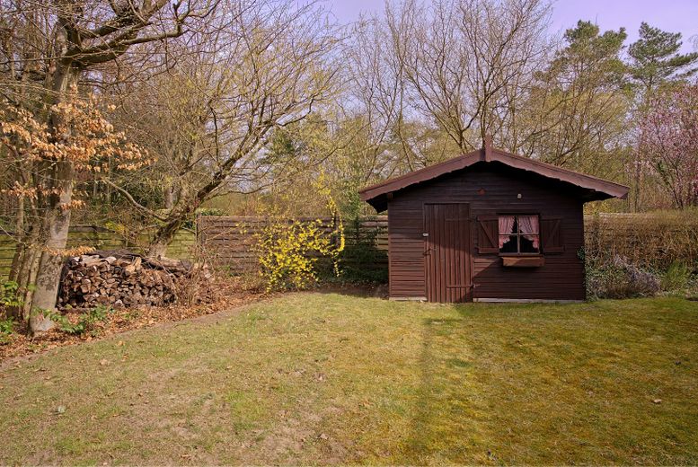 Ruhige EG-Wohnung (unmöbliert) mit Garten in Bad Bevensen – Gartenhäuschen