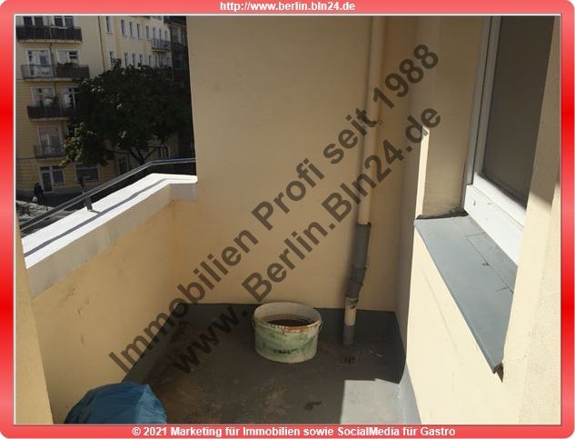 Mietwohnung 2 Zimmer, Wohnzimmer mit Balkon Südseite – 6.9.2015 090