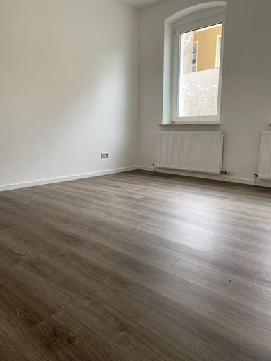modernisierte helle Mietwohnung - 3,0 Zi. Küche inkl. EBK/Bad (TLB) - 52m² – 240422_ETW_EG_LS4_rechts_SLN_Bilder_032.1_Schlafzimmer_Boden_neu
