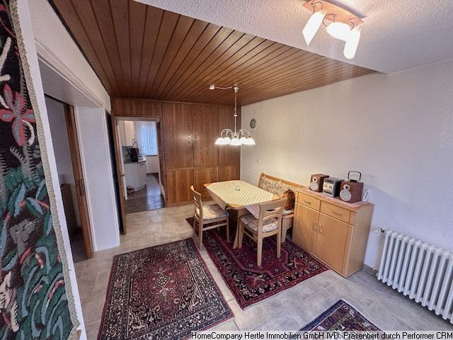 ***Angenehm und freundlich möbliert mit Balkon und Stellplatz  für 3-12 Monate in Bad Krozingen/Biengen – cb90d6f3b3d95f94e158e56b66b2aaea5bed5cca.jpg