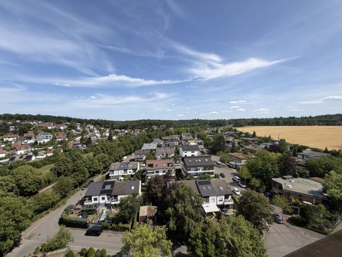Hochwertige 4,5-Zimmer Wohnung mit Balkon und herrlicher Aussicht – Foto 1