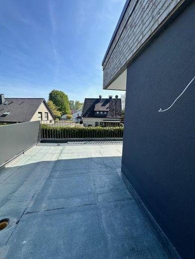 Großzügige helle Neubauwohnung im 1.OG eines Zweiparteienhaus in Verl – Dachterrasse