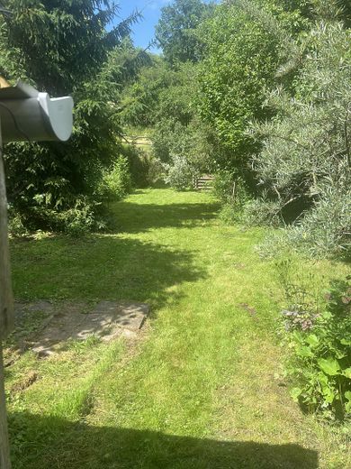 Affascinante casa unifamiliare con ampio terreno – Foto 18