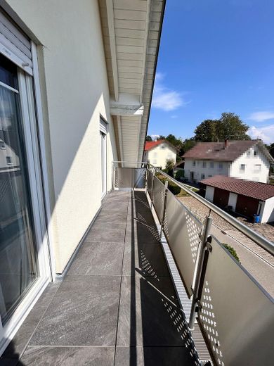Bifamiliare moderna con potenziale di ampliamento – Dachgeschoss_Balkon