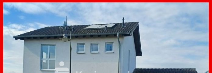 Freistehendes Einfamilienhaus mit Doppelgarage