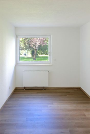 Schöne 4-Zimmerwohnung mit neuer Küche und Terrasse - Erstbezug nach Sanierung – Kinderzimmer 2
