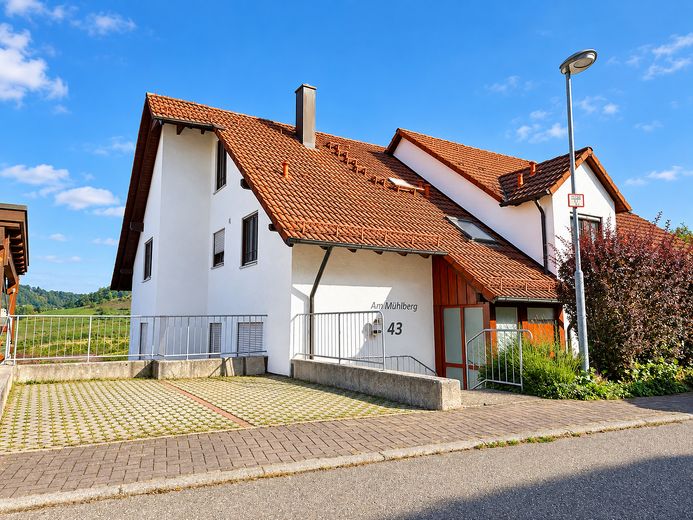 Wohnen auf zwei Ebenen – Maisonette mit hochwertiger Ausstattung und 3 Stellplätzen – Außenansicht