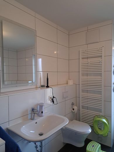 KFW70 Wohnung mit vier Zimmern in Knielingen 2.0 – Badezimmer-1