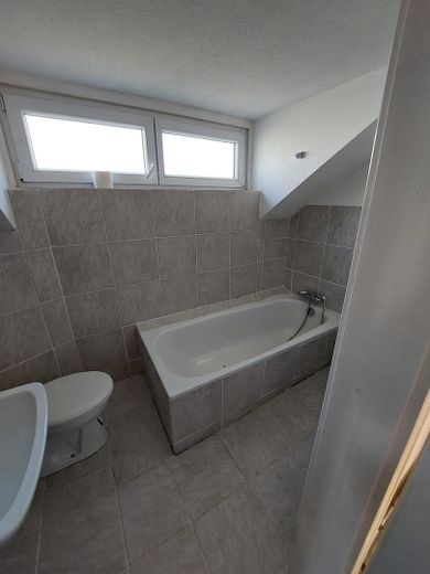 Provisionsfrei – 3 Fam Haus in Überlingen am See: Investitionsobjekt mit Potenzial – DG Bad
