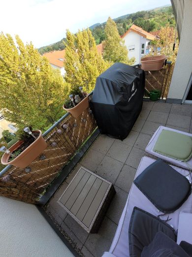 Provisionsfreie, energieeffiziente 3,5-Zimmer-Maisonette-Wohnung auf der Schillerhoehe in Marbach – Balkonaussicht