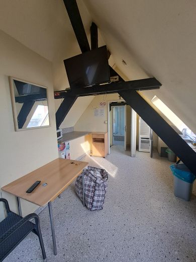 Voll vermietetes Mehrfamilienhaus mit stabilem Cashflow und Entwicklungspotenzial in Krefeld – 3.OG Dachspitze