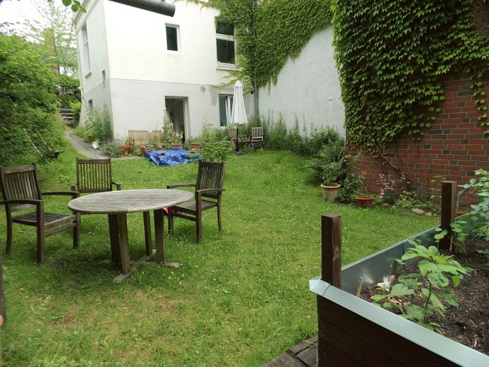 Hochparterre in Jugendstilhaus direkt am Jenischpark mit eigenem Garten von Privat – eigener Garten