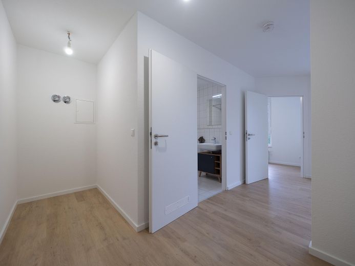 Helle 1,5-Zimmer-Wohnung in der Seniorenwohnanlage Papiergässle im Herzen von Waldkirch – Eingangsbereich