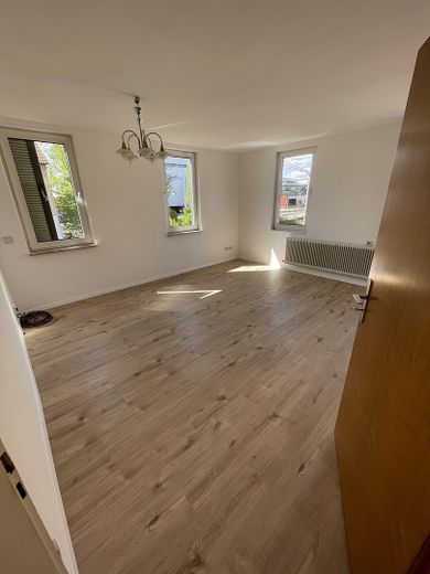 9-Betten-Mitarbeiterwohnung in Nürtingen – ideal für Fahrer & Monteure – Zimmer 1