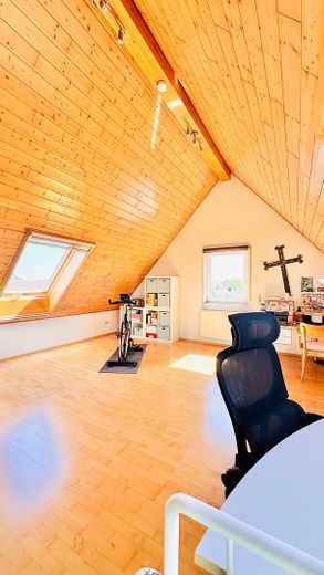Provisionsfreie Maisonette-Wohnung mit Wohlfühlcharakter in Schwegenheim bei Speyer – Dachstudio im DG