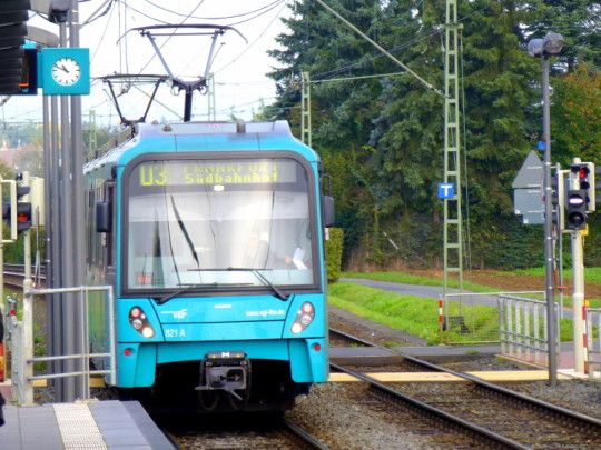 100 m² | Provisionsfrei | Dachgeschoßwohnung | Weitsicht über Felder und Wiesen – U-Bahn Station