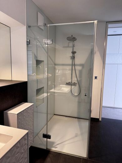 Penthouse met sauna, open haard, SmartHome, 2 TG-plaatsen direct bij het St. Franziskus-hospital – 06 Bad
