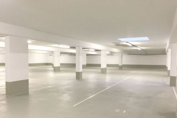 ***Ein trockener & sicherer Platz für Ihr Auto***