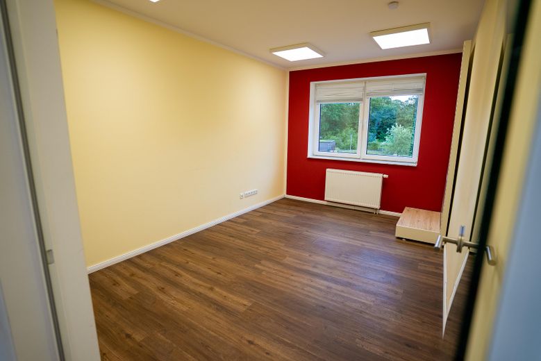 Repräsentive Gewerbeimmobilie mit Einliegerwohnung – Büro 2 vh