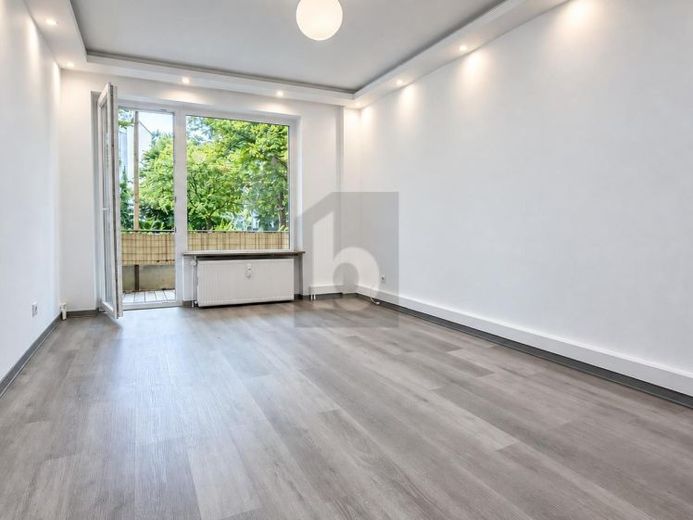 URBAIN, MODERNE, PRISÉ – Photo 1