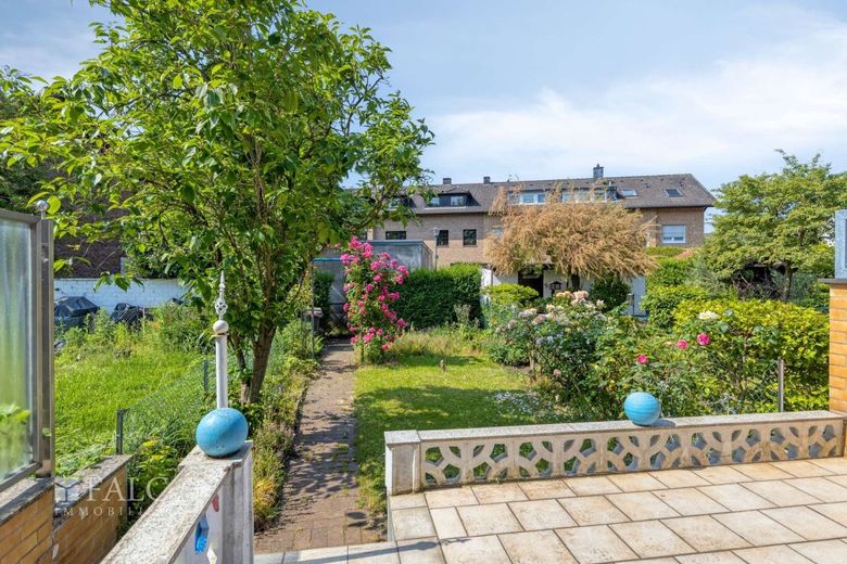 Charmantes Reihenmittelhaus mit Potenzial in Bilderstöckchen – Garten