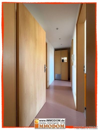 Hochwertiges Wohnhaus mit Maisonetten-Wohnung und 2 Einliegerwohnungen in Zwickau zu verkaufen! – Flur EG rechts