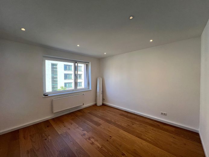 First occupancy after renovation - in the middle of Düsseldorf - tax advantages – Zimmer