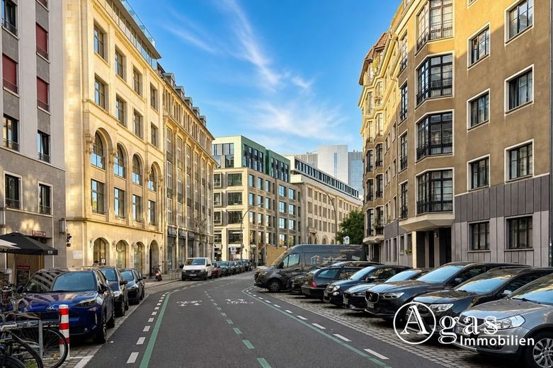 Posizione eccellente! Appartamento di 3 locali con balcone e posto auto in autorimessa sotterranea a Berlin Mitte – Lage