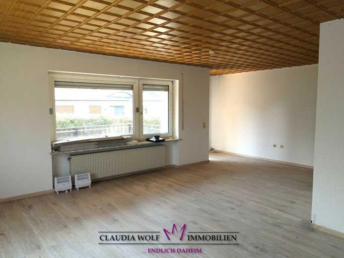 *** ONE HOUSE – MANY POSSIBILITIES! Potential for up to 3 residential units in Wörnitz *** – Photo 1